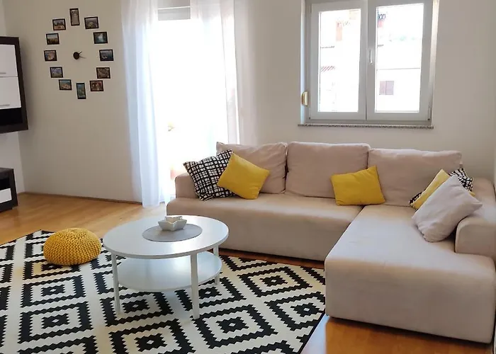Two-Bedroom Sunny Apartment
