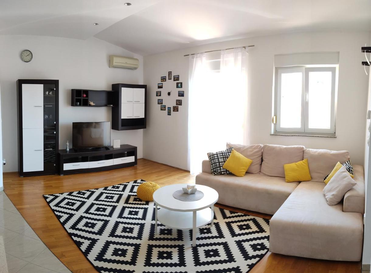 Two-bedroom Sunny * Pula